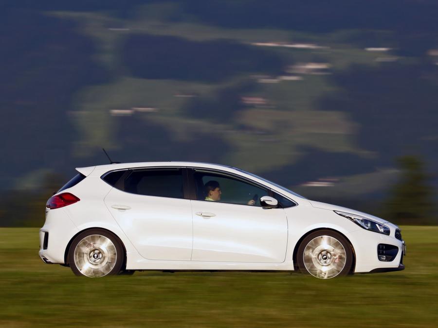  Kia cee&rsquo;d GT 2013 года  (UK) (фото 7 из 18)